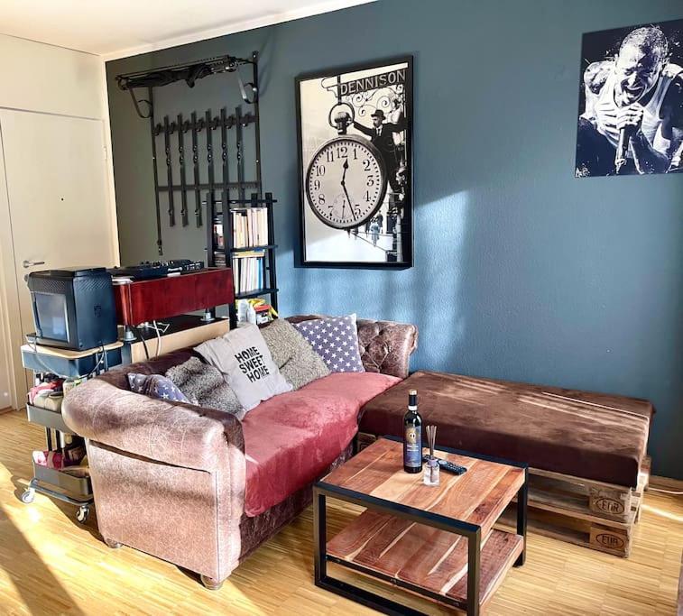 - Chilliges Zimmer In Dusseldorf Mit Balkon & Kuche; Big Tv And Bed - Exterior foto
