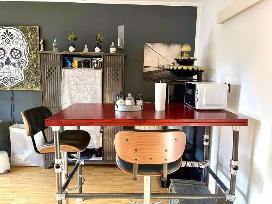 - Chilliges Zimmer In Dusseldorf Mit Balkon & Kuche; Big Tv And Bed - Exterior foto