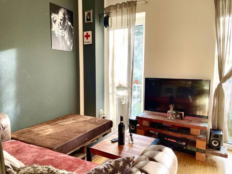 - Chilliges Zimmer In Dusseldorf Mit Balkon & Kuche; Big Tv And Bed - Exterior foto