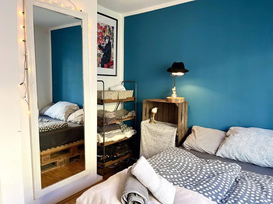 - Chilliges Zimmer In Dusseldorf Mit Balkon & Kuche; Big Tv And Bed - Exterior foto