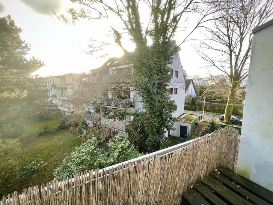 - Chilliges Zimmer In Dusseldorf Mit Balkon & Kuche; Big Tv And Bed - Exterior foto