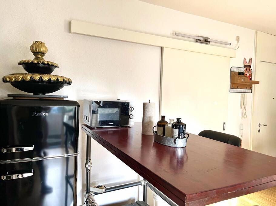 - Chilliges Zimmer In Dusseldorf Mit Balkon & Kuche; Big Tv And Bed - Exterior foto